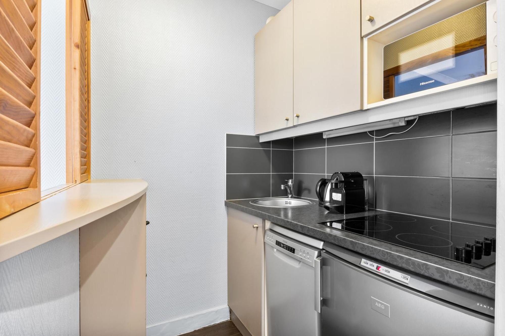 Grand Appartement Avec Balcon - Proche Parc Des Expo - Parking Privee Issy-les-Moulineaux Luaran gambar
